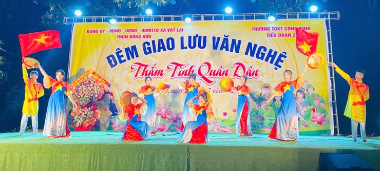 Đêm giao lưu văn nghệ "Thắm tình quân dân"- Ảnh 9.