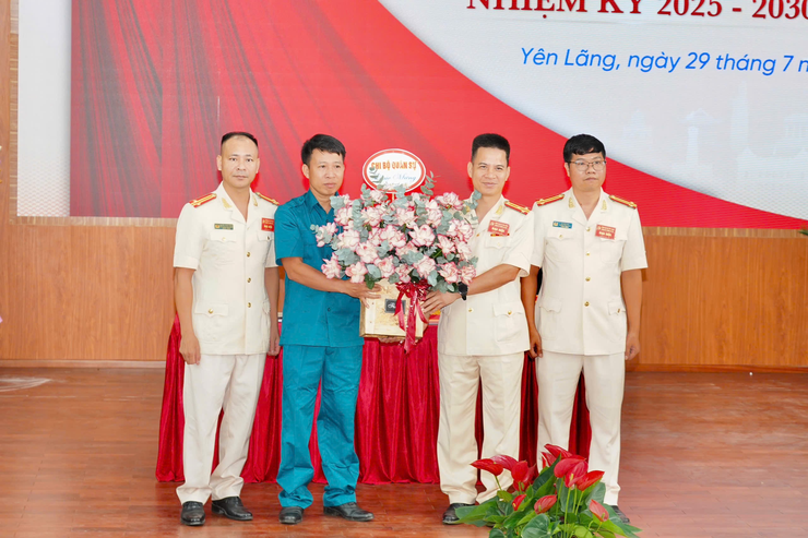 ĐẠI HỘI ĐẢNG BỘ CÔNG AN XÃ YÊN LÃNG LẦN THỨ NHẤT, NHIỆM KỲ 2025 – 2030- Ảnh 7.
