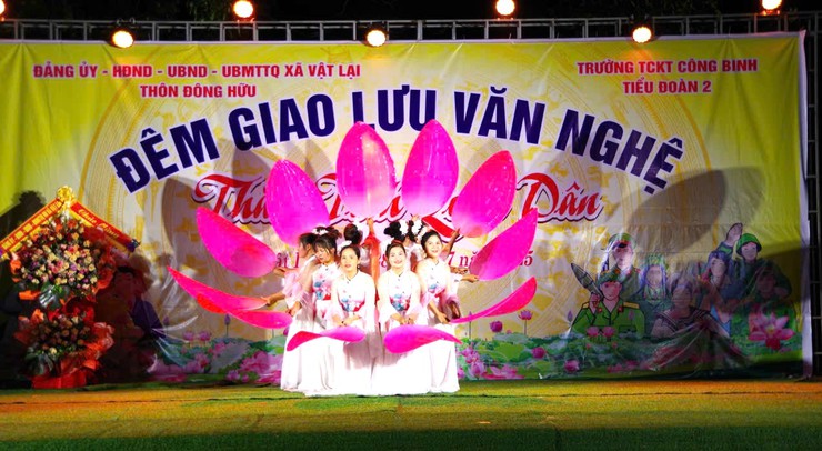 Đêm giao lưu văn nghệ "Thắm tình quân dân"- Ảnh 10.