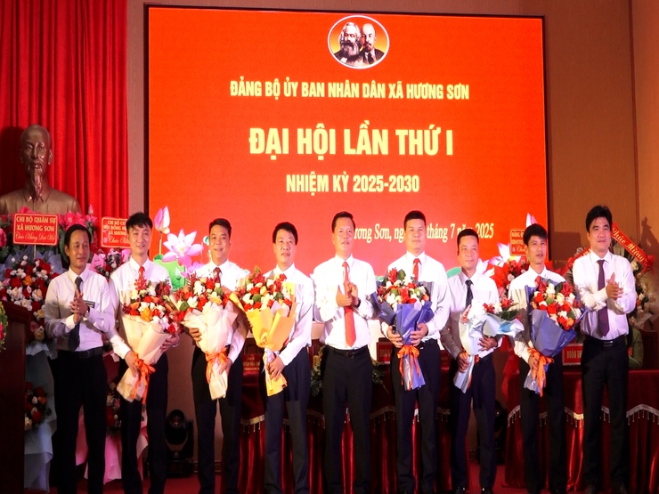 Đại hội Đảng bộ xã Hương Sơn lần thứ nhất, Đại hội của đoàn kết, dân chủ ,đổi mới và phát triển- Ảnh 12.
