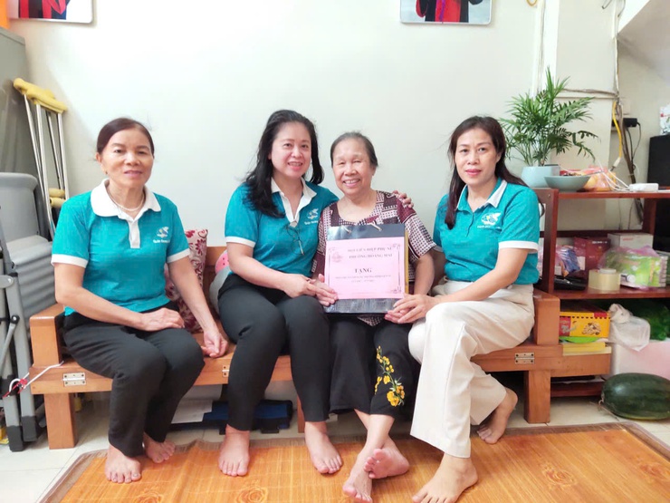 Hội LHPN phường Hoàng Mai tổ chức các hoạt động kỷ niệm 78 năm ngày Thương binh, liệt sĩ (27/7/1947 - 27/7/2025)- Ảnh 5.