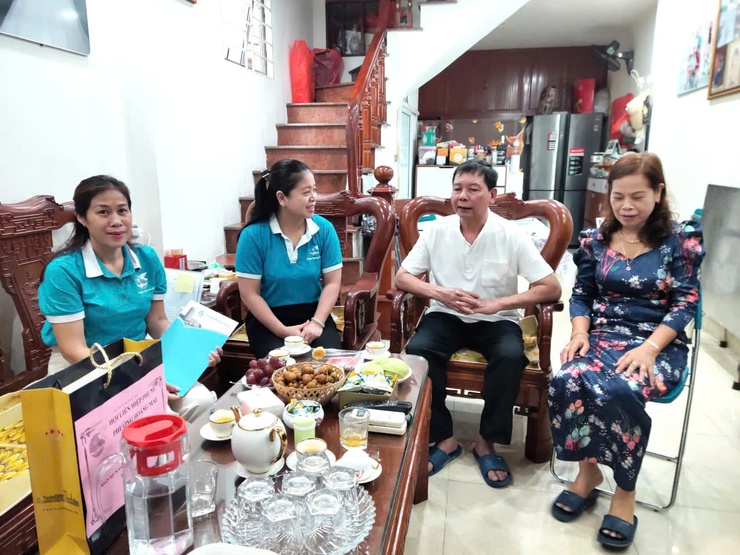 Hội LHPN phường Hoàng Mai tổ chức các hoạt động kỷ niệm 78 năm ngày Thương binh, liệt sĩ (27/7/1947 - 27/7/2025)- Ảnh 3.