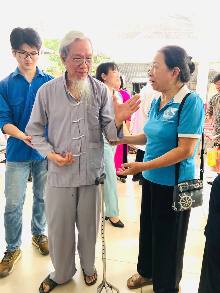 Hội LHPN phường Hoàng Mai tổ chức các hoạt động kỷ niệm 78 năm ngày Thương binh, liệt sĩ (27/7/1947 - 27/7/2025)- Ảnh 1.
