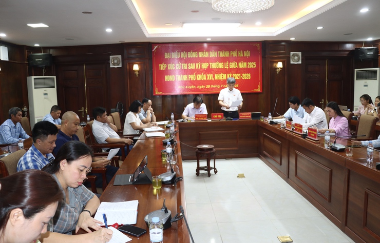 Tổ Đại biểu HĐND Thành phố Hà Nội số 17 tiếp xúc cử tri sau Kỳ họp thường lệ giữa năm 2025- Ảnh 1.