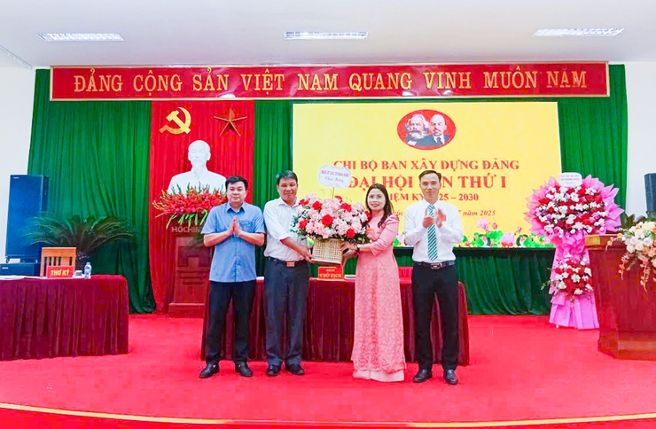 Chi bộ Ban Xây dựng Đảng xã Thượng Phúc chủ động thích ứng trong giai đoạn mới- Ảnh 2.