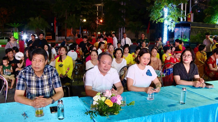 Ấn tượng chương trình văn nghệ chào mừng thành công Đại hội đại biểu Đảng bộ xã Thanh Trì lần thứ I, nhiệm kỳ 2025 – 2030- Ảnh 3.