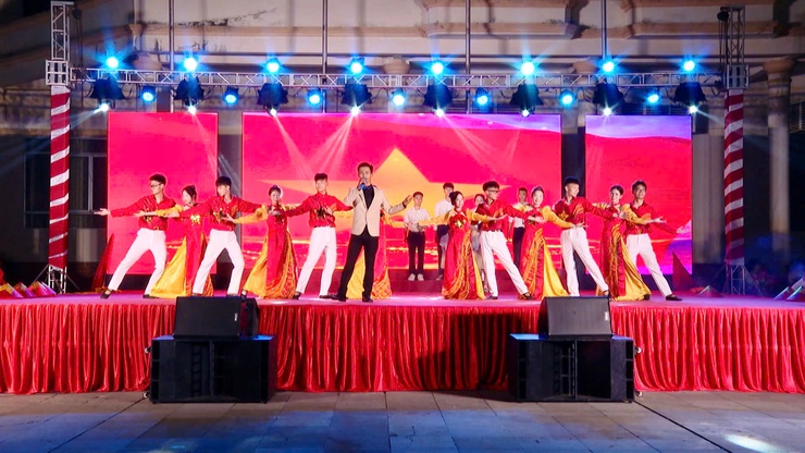 Ấn tượng chương trình văn nghệ chào mừng thành công Đại hội đại biểu Đảng bộ xã Thanh Trì lần thứ I, nhiệm kỳ 2025 – 2030- Ảnh 7.