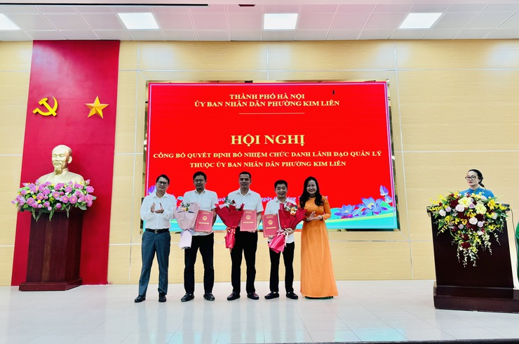 PHƯỜNG KIM LIÊN TỔ CHỨC HỘI NGHỊ CÔNG BỐ QUYẾT ĐỊNH BỔ NHIỆM CHỨC DANH LÃNH ĐẠO QUẢN LÝ THUỘC UBND PHƯỜNG.- Ảnh 5.