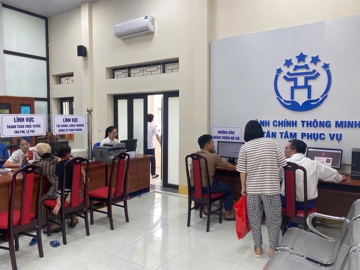 NGÀY ĐẦU TIÊN HOẠT ĐỘNG CỦA ĐIỂM PHỤC VỤ HÀNH CHÍNH CÔNG XÃ KIM ANH - Ảnh 1.