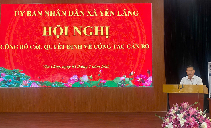 Ủy ban nhân dân xã Yên Lãng công bố các quyết định về việc tổ chức lại các trường và tiếp nhận, bổ nhiệm đối với các Hiệu trưởng, Phó hiệu trưởng các trường Mầm non, Tiểu học, Trung học cơ sở trên địa bàn xã.- Ảnh 2.