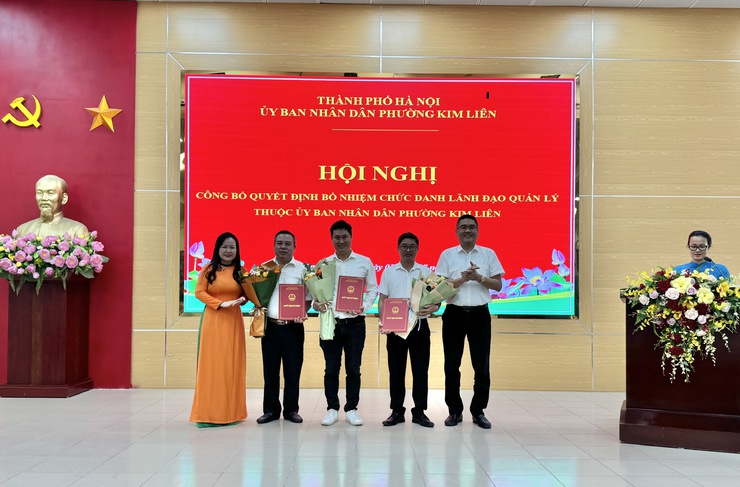 PHƯỜNG KIM LIÊN TỔ CHỨC HỘI NGHỊ CÔNG BỐ QUYẾT ĐỊNH BỔ NHIỆM CHỨC DANH LÃNH ĐẠO QUẢN LÝ THUỘC UBND PHƯỜNG.- Ảnh 6.