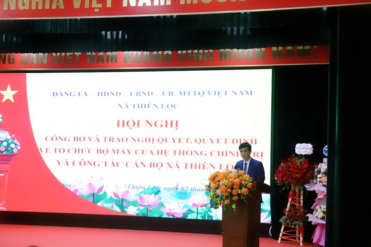 Hội nghị công bố và trao các Nghị quyết, Quyết định về tổ chức bộ máy và công tác cán bộ của xã Thiên Lộc- Ảnh 1.