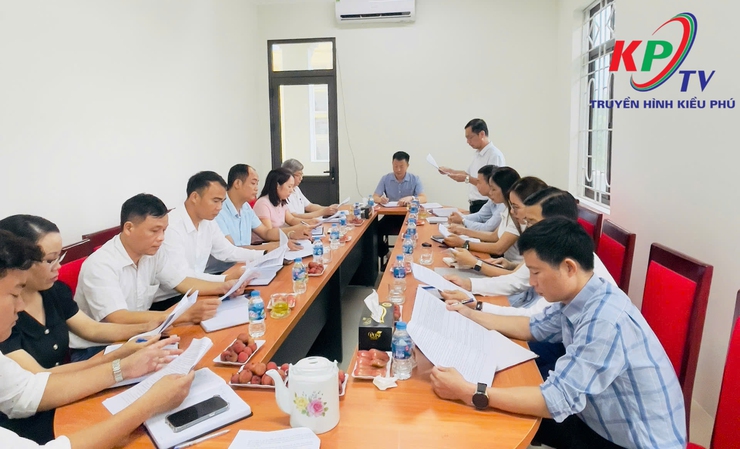 Văn phòng Đảng uỷ xã Kiều Phú tổ chức Hội nghị thông qua dự thảo Quy chế làm việc và phân công nhiệm vụ- Ảnh 1.