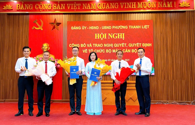 Phường Thanh Liệt: Công bố và trao Nghị quyết, Quyết định về tổ chức bộ máy cán bộ- Ảnh 5.