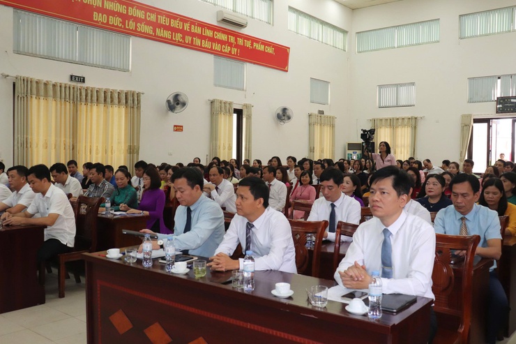 UBND xã Bát Tràng công bố các quyết định thành lập tổ chức bộ máy và công tác cán bộ sau sắp xếp đơn vị hành chính- Ảnh 3.