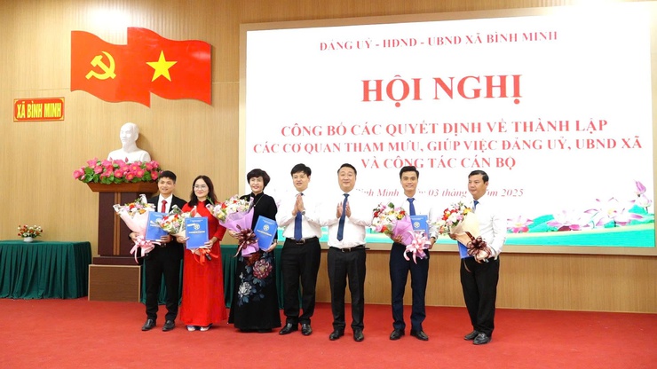 UBND xã Bình Minh tổ chức Hội nghị công bố quyết định thành lập các cơ quan chuyên môn và công tác cán bộ theo Nghị định 150/2025/NĐ-CP- Ảnh 6.