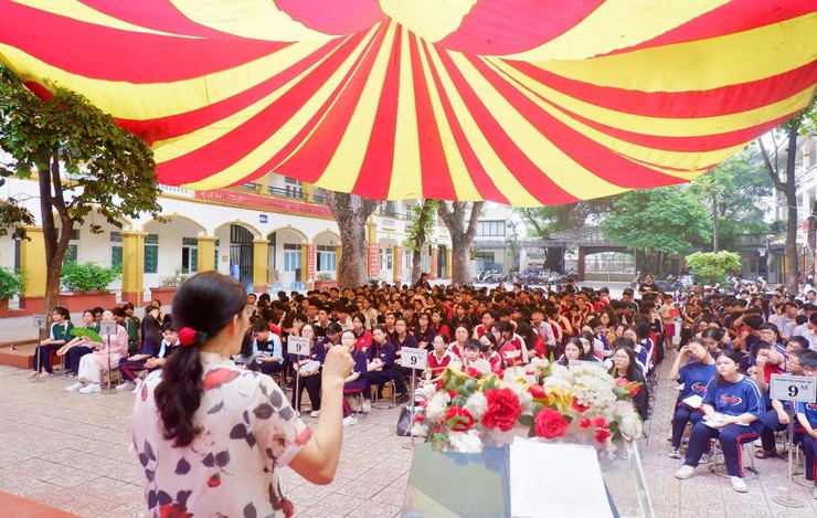 Vinh danh thành tích thi vào lớp 10 THPT đầy tự hào 
của thầy và trò trường THCS Hoàng Liệt- Ảnh 1.