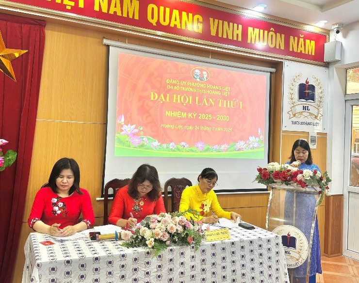 Trường THCS Hoàng Liệt tổ chức thành công Đại hội chi bộ lần thứ nhất, nhiệm kì 2025 -2030- Ảnh 4.