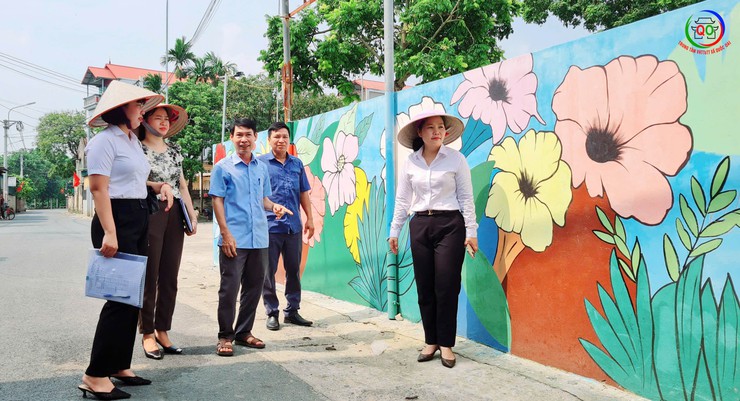 Xã Quốc Oai kiểm tra, chấm điểm cuộc thi “Giữ gìn thôn sáng, xanh, sạch, đẹp, an toàn” tháng 7/2025- Ảnh 7.