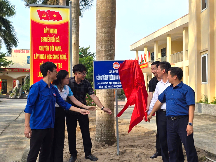 Khánh thành công trình “Vườn hoa Mặt trận Tổ quốc” chào mừng Đại hội Đảng bộ xã Dân Hòa lần thứ I, nhiệm kỳ 2025–2030- Ảnh 1.