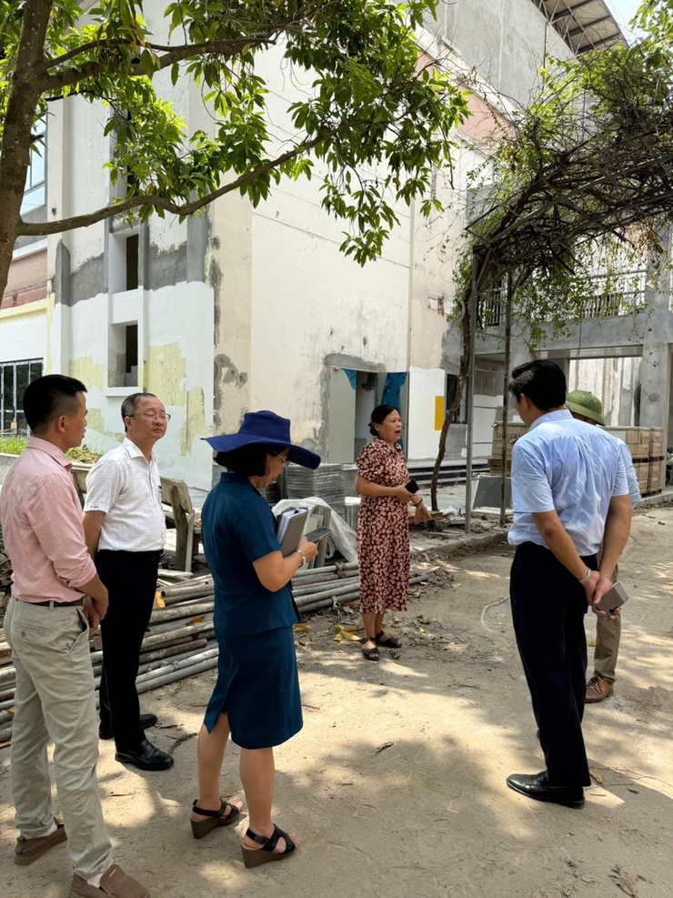Đồng chí Chủ tịch UBND phường Long Biên, kiểm tra hiện trường, tiến độ triển khai các dự án- Ảnh 2.