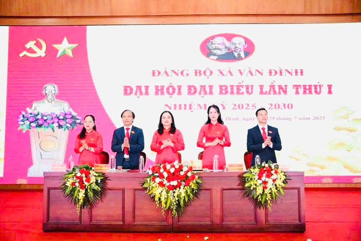 Xây dựng Vân Đình phát triển vững mạnh, toàn diện, đổi mới, hội nhập, phát triển- Ảnh 5.