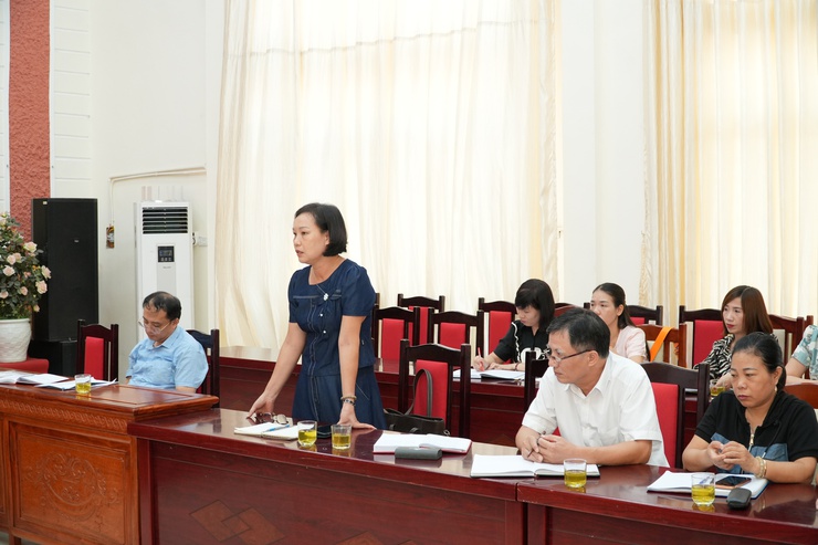 Lãnh đạo xã làm việc với các trường học trên địa bàn để nghe báo cáo công tác chuẩn bị cho năm học mới 2025-2026- Ảnh 3.