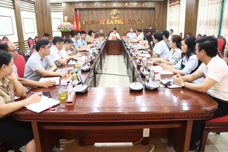 Đảng ủy xã Phú Xuyên tổ chức hội nghị Ban chấp hành Đảng bộ thảo luận, thống nhất các nội dung chương trình Đại hội Đảng bộ xã.- Ảnh 2.