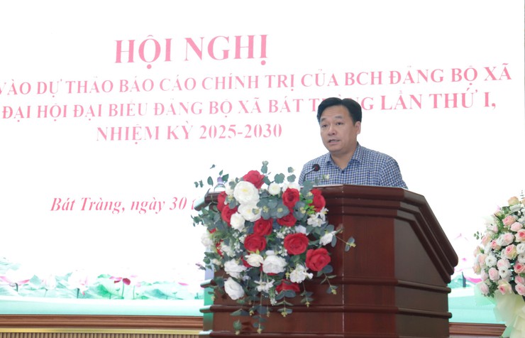 Đảng uỷ xã Bát Tràng lấy ý kiến đóng góp vào Dự thảo báo cáo chính trị của BCH Đảng bộ xã trình tại Đại hội đại biểu Đảng bộ xã Bát Tràng lần thứ nhất nhiệm kỳ 2025–2030- Ảnh 2.
