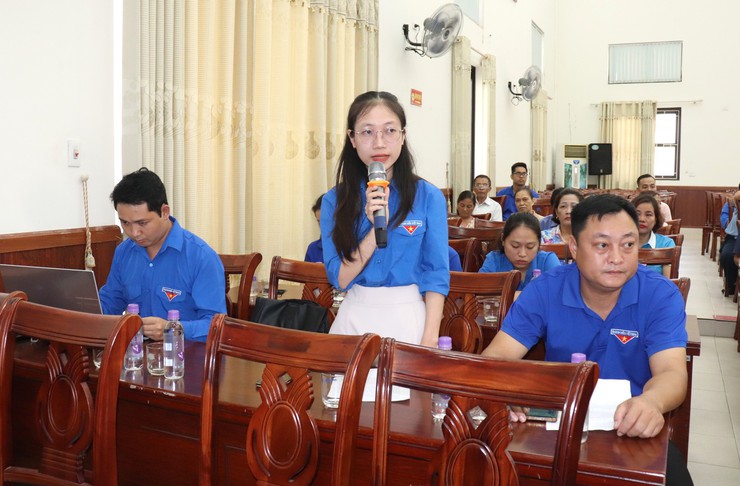 Đảng uỷ xã Bát Tràng lấy ý kiến đóng góp vào Dự thảo báo cáo chính trị của BCH Đảng bộ xã trình tại Đại hội đại biểu Đảng bộ xã Bát Tràng lần thứ nhất nhiệm kỳ 2025–2030- Ảnh 4.