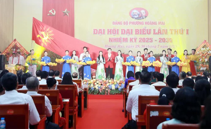 Phường Hoàng Mai phấn đấu vào top 10 chính quyền số của Hà Nội- Ảnh 2.
