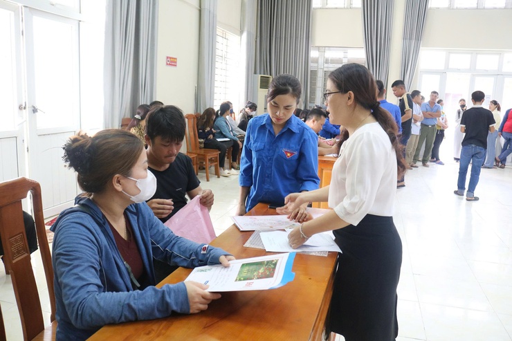 Xã Hòa Phú ban hành kế hoạch Cải cách hành chính Nhà nước năm 2025

- Ảnh 2.