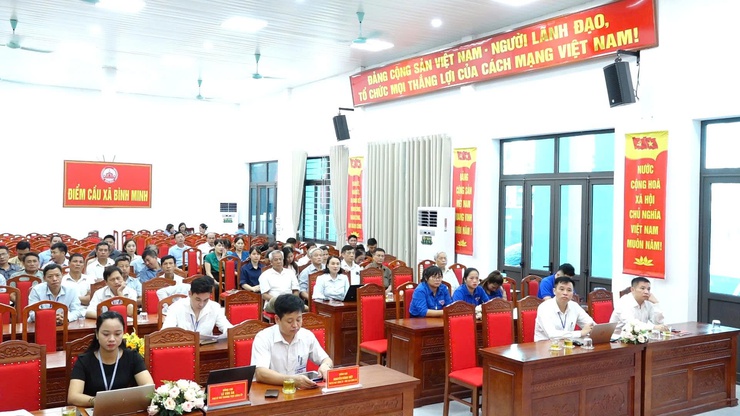Ủy ban MTTQ Việt Nam xã Bình Minh lấy ý kiến đóng góp vào Dự thảo văn kiện Đại hội Đảng bộ các cấp- Ảnh 1.
