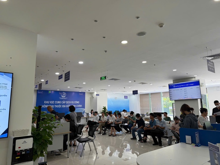 Từ ngày 01/8/2025, nhiều tiện ích miễn phí phục vụ tổ chức, cá nhân thực hiện thủ tục hành chính tại các Chi nhánh, Điểm Phục vụ hành chính công- Ảnh 1.