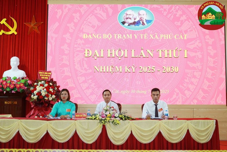 Đại hội Đảng bộ Trạm y tế xã Phú Cát lần thứ nhất, nhiệm kỳ 2025 - 2030- Ảnh 8.