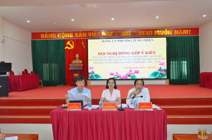 Phường Tùng Thiện góp ý kiến vào các dự thảo văn kiện Đại hội đại biểu Đảng bộ thành phố Hà Nội lần thứ XVIII, Đại hội đại biểu Đảng bộ phường Tùng Thiện lần thứ I, nhiệm kỳ 2025-2030- Ảnh 1.