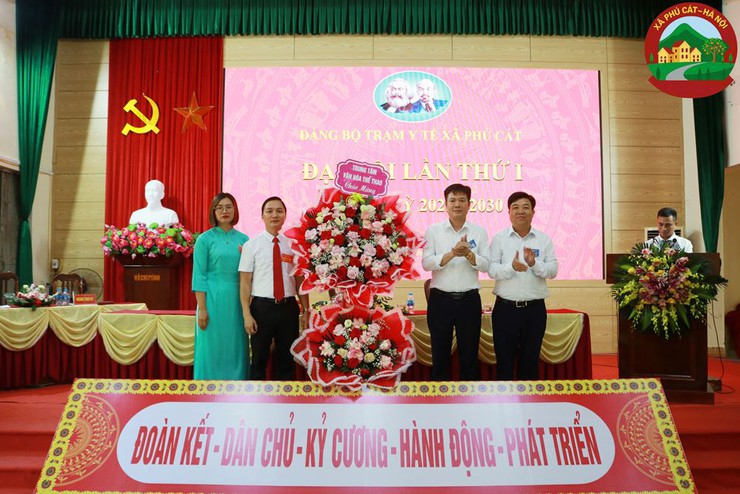 Đại hội Đảng bộ Trạm y tế xã Phú Cát lần thứ nhất, nhiệm kỳ 2025 - 2030- Ảnh 6.