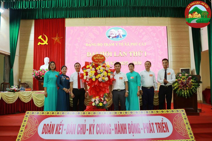 Đại hội Đảng bộ Trạm y tế xã Phú Cát lần thứ nhất, nhiệm kỳ 2025 - 2030- Ảnh 7.