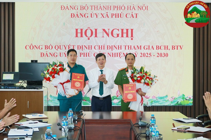 Ban chấp hành Đảng ủy xã Phú Cát họp lần thứ 5- Ảnh 2.