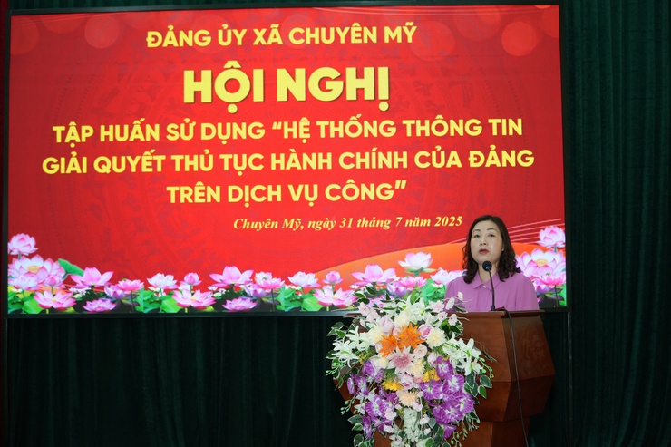 Đảng uỷ xã Chuyên Mỹ tổ chức tập huấn sử dụng "Hệ thống thông tin giải quyết TTHC của Đảng trên Dịch vụ công"- Ảnh 1.