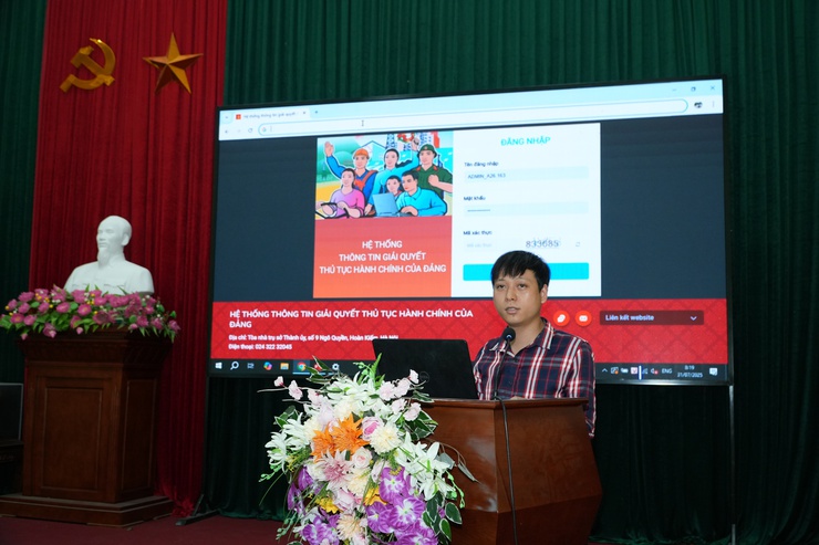 Đảng uỷ xã Chuyên Mỹ tổ chức tập huấn sử dụng "Hệ thống thông tin giải quyết TTHC của Đảng trên Dịch vụ công"- Ảnh 3.