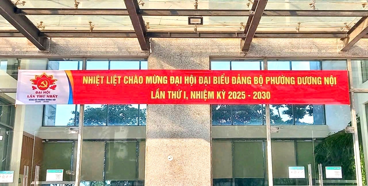 Chùm ảnh phường Dương Nội rộn ràng cờ hoa chào mừng Đại hội Đại biểu Đảng bộ phường lần thứ I, nhiệm kỳ 2025–2030- Ảnh 14.