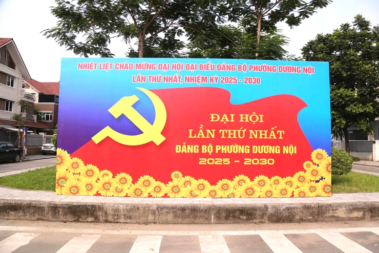 Chùm ảnh phường Dương Nội rộn ràng cờ hoa chào mừng Đại hội Đại biểu Đảng bộ phường lần thứ I, nhiệm kỳ 2025–2030- Ảnh 2.