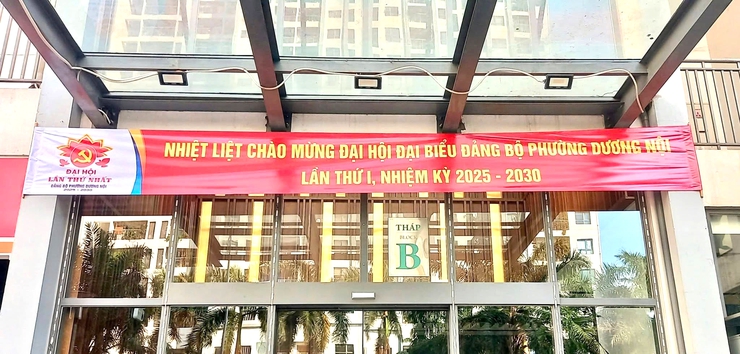 Chùm ảnh phường Dương Nội rộn ràng cờ hoa chào mừng Đại hội Đại biểu Đảng bộ phường lần thứ I, nhiệm kỳ 2025–2030- Ảnh 15.