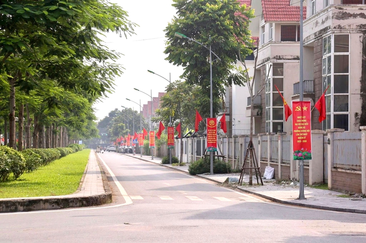 Chùm ảnh phường Dương Nội rộn ràng cờ hoa chào mừng Đại hội Đại biểu Đảng bộ phường lần thứ I, nhiệm kỳ 2025–2030- Ảnh 10.