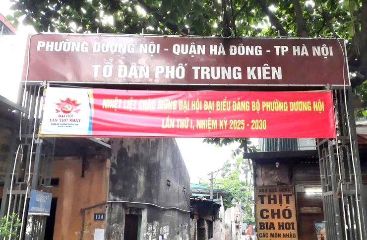 Chùm ảnh phường Dương Nội rộn ràng cờ hoa chào mừng Đại hội Đại biểu Đảng bộ phường lần thứ I, nhiệm kỳ 2025–2030- Ảnh 19.