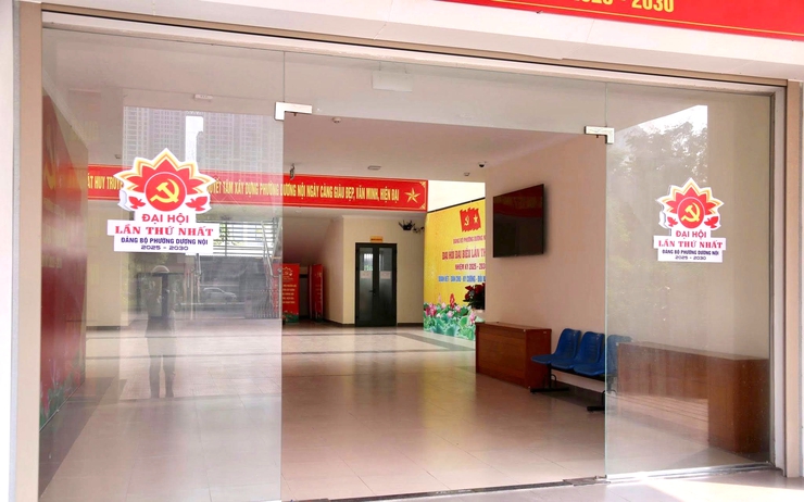 Chùm ảnh phường Dương Nội rộn ràng cờ hoa chào mừng Đại hội Đại biểu Đảng bộ phường lần thứ I, nhiệm kỳ 2025–2030- Ảnh 4.