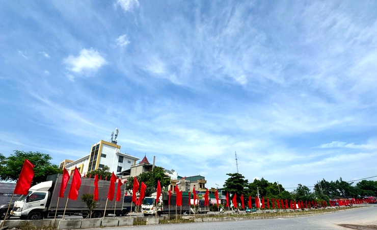Phường Lĩnh Nam rực rỡ cờ hoa chào mừng Đại hội Đại biểu Đảng bộ Phường lần thứ I, nhiệm kỳ 2025-2030- Ảnh 9.