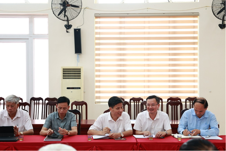 Hội nghị đóng góp ý kiến vào Dự thảo Báo cáo Chính trị trình Đại hội đại biểu Đảng bộ xã Ứng Thiên lần thứ I, nhiệm kỳ 2025-2030- Ảnh 6.