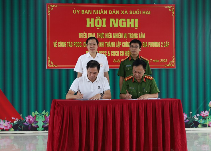UBND xã Suối Hai tổ chức Hội nghị triển khai thực hiện nhiệm vụ PCCC và CNCH theo Luật mới- Ảnh 3.